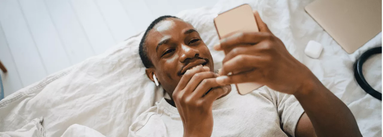 Hombre aprovecha las cambios de la transformación digital 