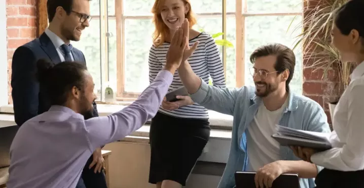 Clima organizacional: cómo mejorar la cultura laboral | Pluxee