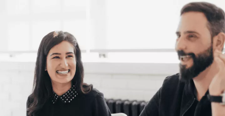 Equipo de trabajo apoyando el cambio organizacional en Pluxee