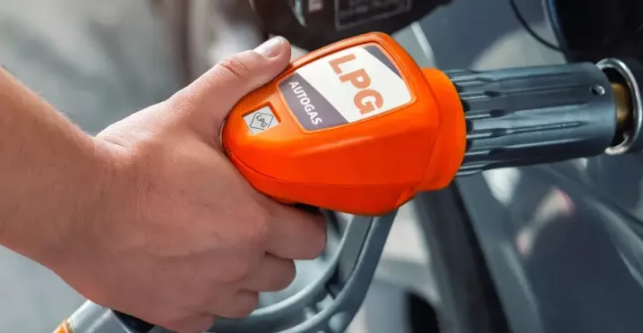 Tipos de combustibles comunes en transporte pesado | Pluxee