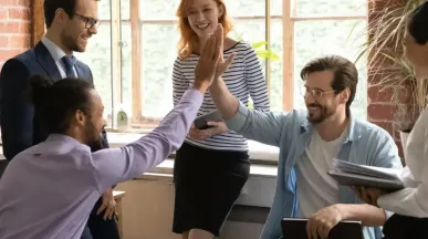 Clima organizacional: cómo mejorar la cultura laboral | Pluxee